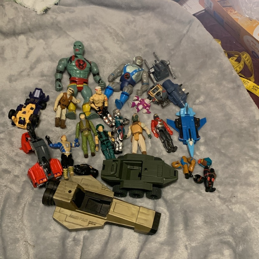 22 price Vintage Action Figures- Equipment